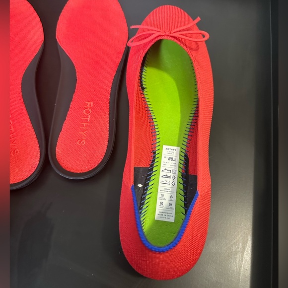 RARE ROTHYS Glamour Red Bow Ballet Flats In Box Womens Size 8-8.5 Rothy’s Shoes - Picture 4 of 16